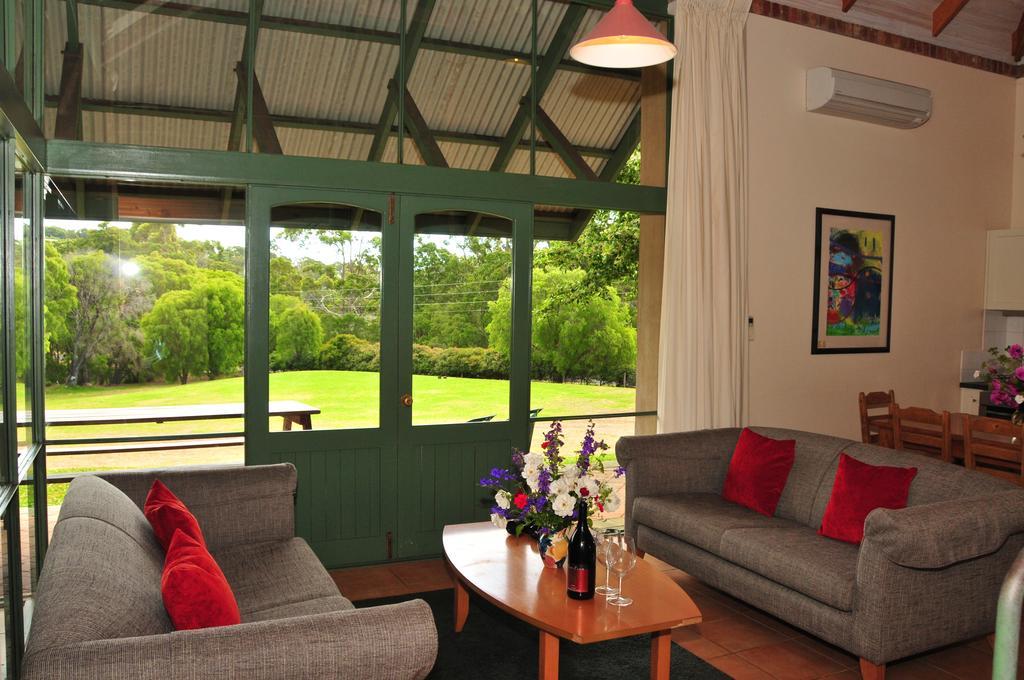 Waterfall Cottages Margaret River Rum bild